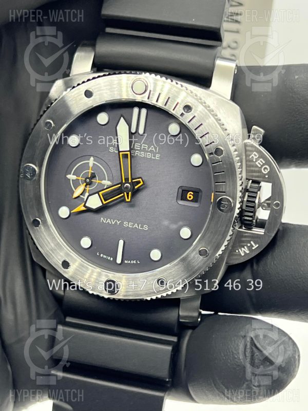 Товар Officine Panerai Luminor Submersible PAM01323 Фото 5 - Officine Panerai Luminor Submersible PAM01323