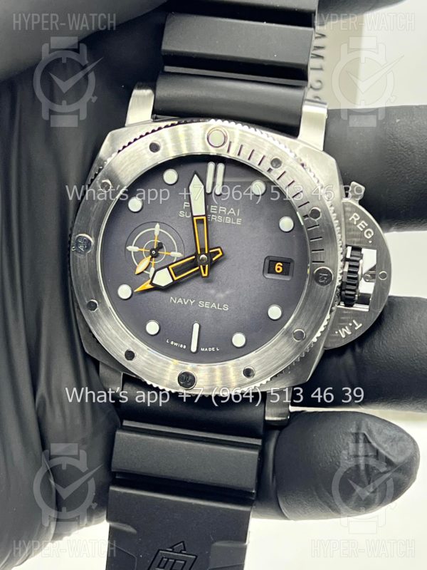 Товар Officine Panerai Luminor Submersible PAM01323 Фото 6 - Officine Panerai Luminor Submersible PAM01323