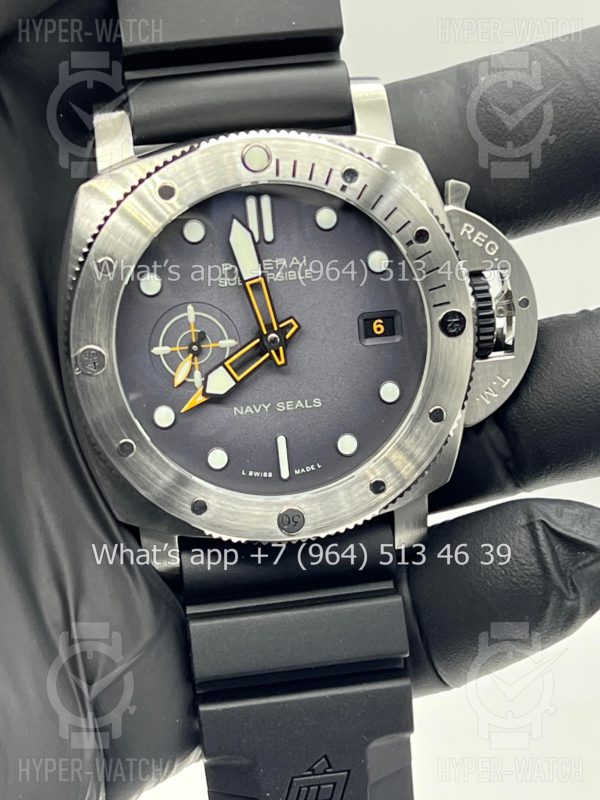 Товар Officine Panerai Luminor Submersible PAM01323 Фото 7 - Officine Panerai Luminor Submersible PAM01323
