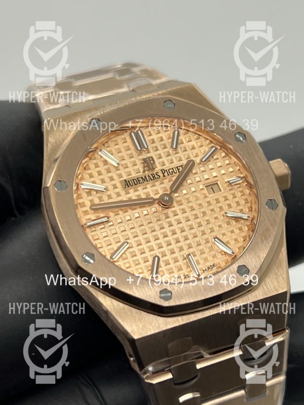Товар Audemars Piguet Royal Oak 33mm 67651OR.OO.1261OR Фото 5 - Audemars Piguet Royal Oak 33mm 67651OR.OO.1261OR