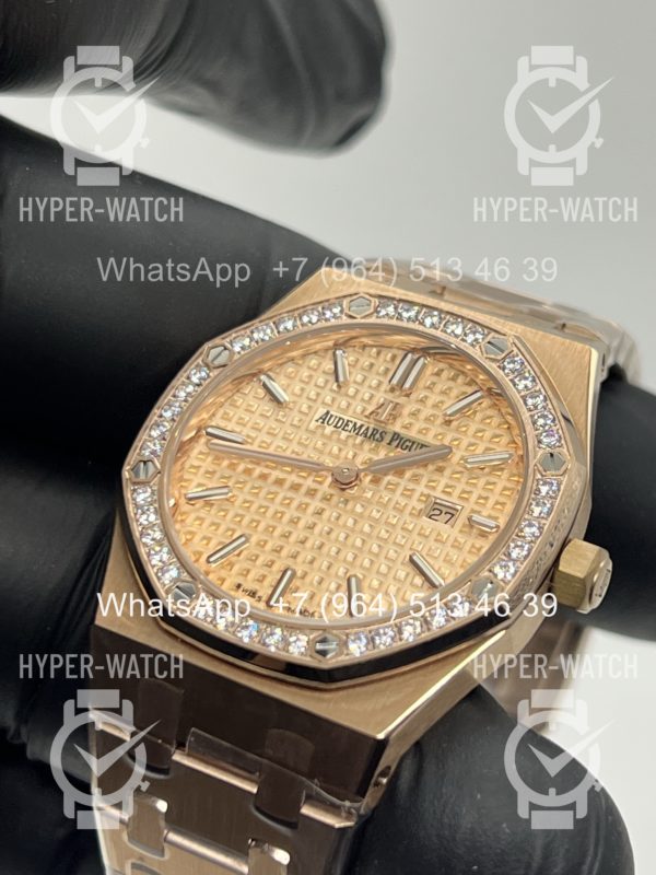 Фото 4 - Audemars Piguet Royal Oak 33mm 67651OR.ZZ.1261OR.03