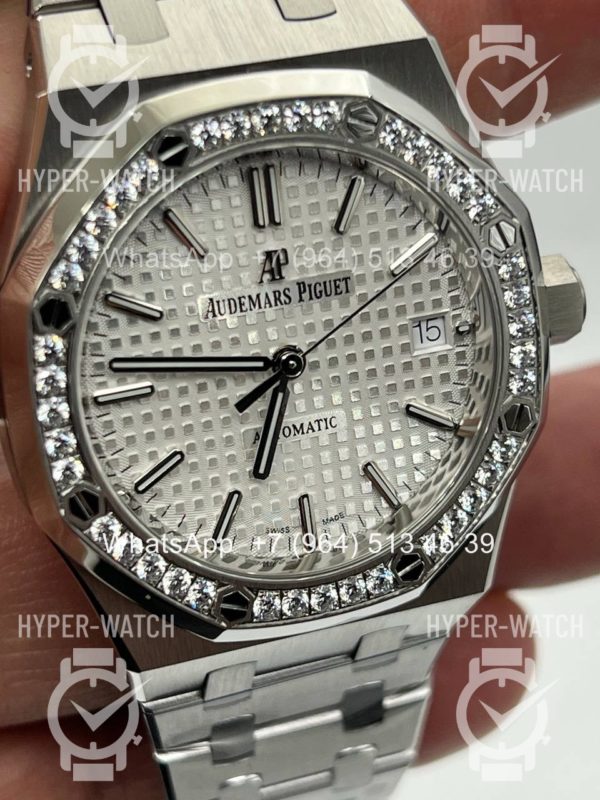 Товар Audemars Piguet Royal Oak 37mm 15451ST.ZZ.D011CR.01 White Фото 3 - Audemars Piguet Royal Oak 37mm 15451ST.ZZ.D011CR.01 White