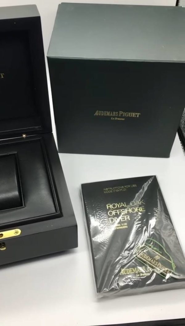 Товар Audemars Piguet Royal Oak 33mm 67651ST.ZZ.1261ST.01 Diamond Steel Фото 20 - Audemars Piguet Royal Oak 33mm 67651ST.ZZ.1261ST.01 Diamond Steel